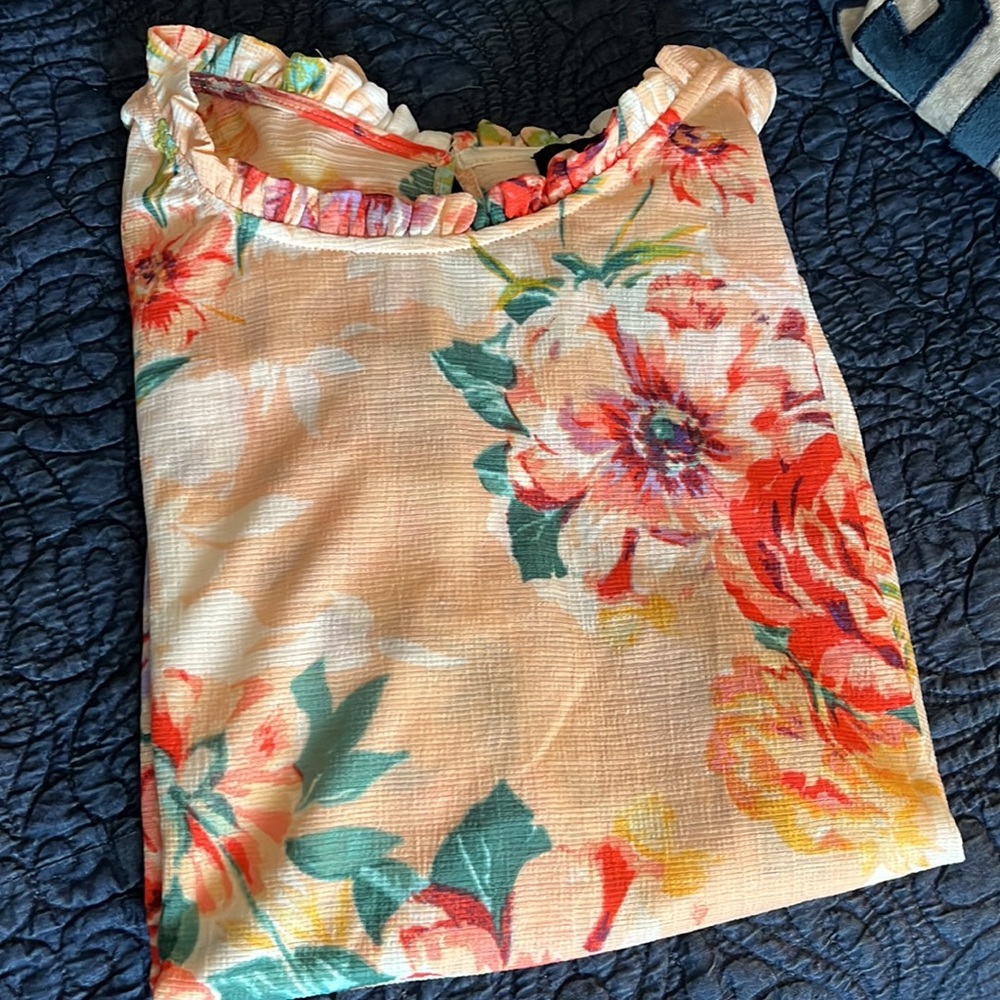 Ruffled Floral Top - Picture 2 of 4